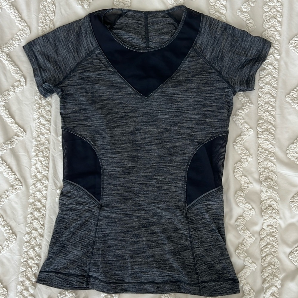 Lululemon Women’s Top Size 2